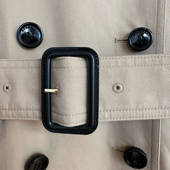 Burberry Kensington Trench Coat - Picture 3 of 8